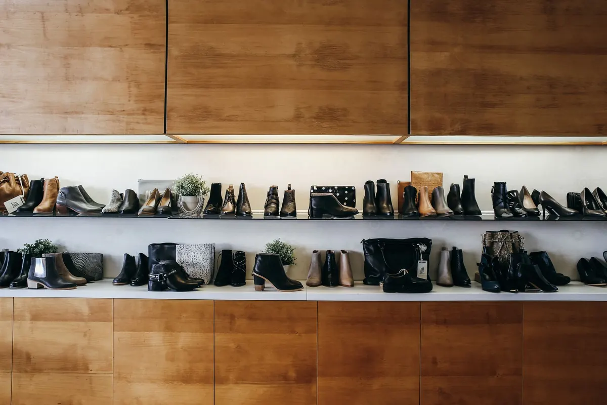 How to Store Wellington Boots to Prevent Cracks and Odors